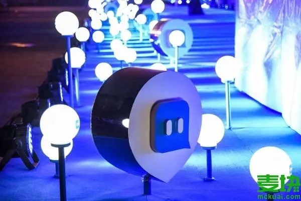 社交APP日引几千男粉的另类玩法